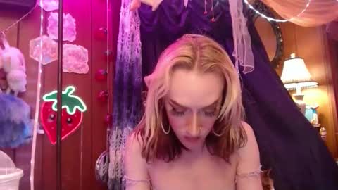 Snapshot of halovalentine chatting on 01/19/26, 01:09 halovalentine online show from 01/19/26, 01:09