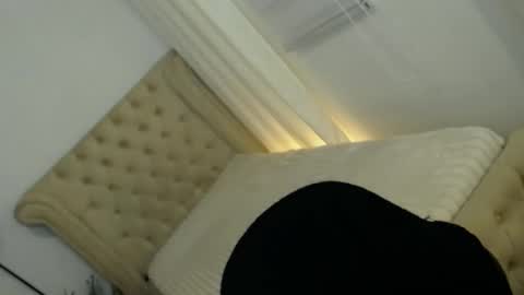 Snapshot of hana_be69 chatting on 04/03/26, 10:30 hana_be69 online show from 04/03/26, 10:30