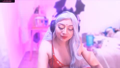 Hana Hyuga .   Please help me reach 200 thumbs up online show from 10/25/25, 02:41