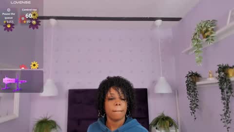 hanaahquinn online show from 11/04/25, 11:42