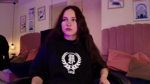 Snapshot of hanabie_ chatting on 01/15/26, 03:11 hanabie_ online show from 01/15/26, 03:11