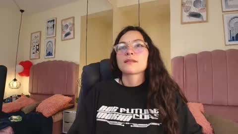 Snapshot of hanabie_ chatting on 02/25/26, 03:16 hanabie_ online show from 02/25/26, 03:16