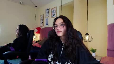 Snapshot of hanabie_ chatting on 02/27/26, 03:50 hanabie_ online show from 02/27/26, 03:50