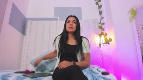 Snapshot of hanah_gray chatting on 10/21/25, 11:00 hanah_gray online show from 10/21/25, 11:00