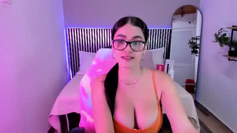 Snapshot of hanah_greey chatting on 06/24/26, 07:13 HANAH online show from 06/24/26, 07:13