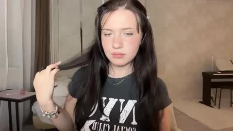 Snapshot of hanahwoods chatting on 05/22/26, 12:40 hanahwoods online show from 05/22/26, 12:40