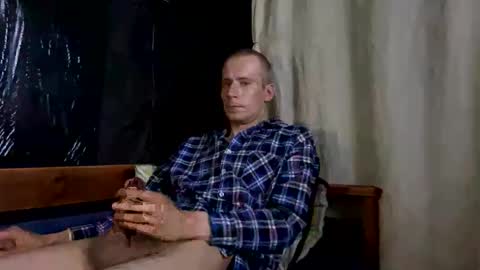 Snapshot of handicraft_07081991 chatting on 09/18/25, 02:02 handicraft_07081991 online show from 09/18/25, 02:02