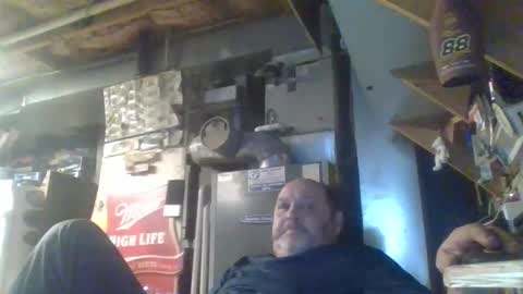 Snapshot of handiemanhere chatting on 11/17/25, 03:34 naked man online show from 11/17/25, 03:34