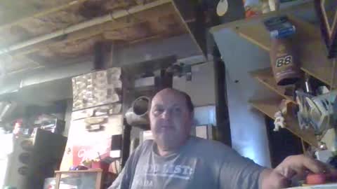 Snapshot of handiemanhere chatting on 03/29/26, 02:33 naked man online show from 03/29/26, 02:33