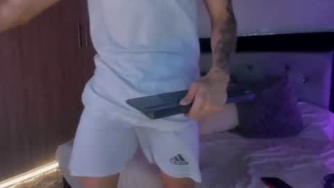 handsome_boys69 online show from 06/18/26, 05:51