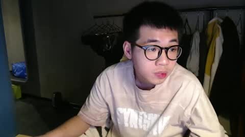 Snapshot of handsome_mannn chatting on 01/19/25, 01:32 handsome_mannn online show from 01/19/25, 01:32