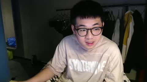 Snapshot of handsome_mannn chatting on 01/19/25, 02:06 handsome_mannn online show from 01/19/25, 02:06