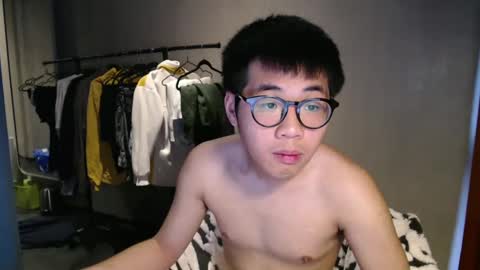 Snapshot of handsome_mannn chatting on 02/09/25, 12:52 handsome_mannn online show from 02/09/25, 12:52