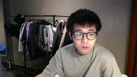 Snapshot of handsome_mannn chatting on 02/28/25, 09:55 handsome_mannn online show from 02/28/25, 09:55