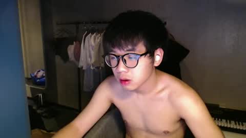 Snapshot of handsome_mannn chatting on 10/21/25, 07:03 handsome_mannn online show from 10/21/25, 07:03