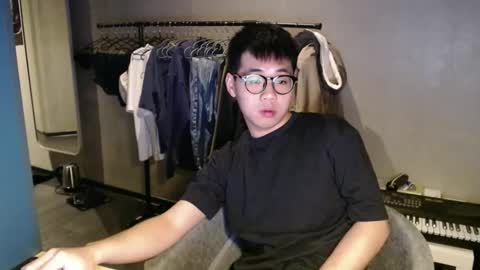 handsome_mannn online show from 01/18/26, 12:25
