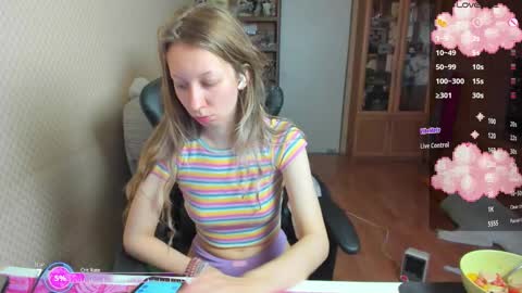 Mila online show from 11/26/25, 07:42