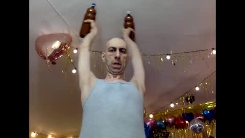 Snapshot of handsomealfie chatting on 01/14/26, 02:28 HandsomeAlfie online show from 01/14/26, 02:28