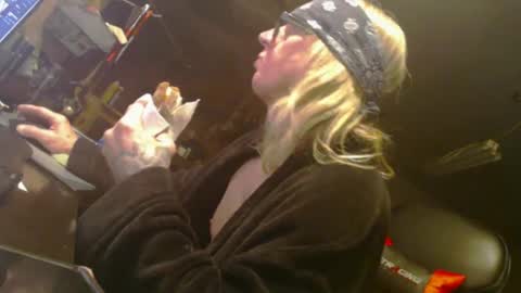 Snapshot of handyman5303 chatting on 02/08/25, 11:12 Handystudman online show from 02/08/25, 11:12