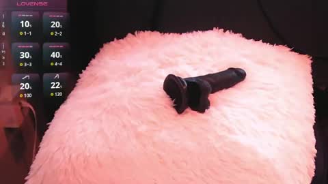 Snapshot of handyman732438 chatting on 05/08/26, 10:53 handyman732438 online show from 05/08/26, 10:53