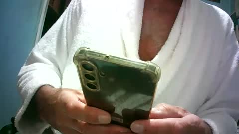 Snapshot of handymanforyou177322 chatting on 06/08/26, 10:32 handymanforyou177322 online show from 06/08/26, 10:32