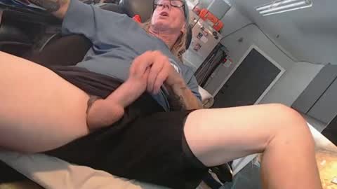 handystud33 online show from 06/17/26, 03:02