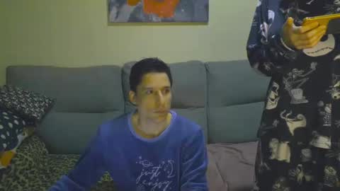 Snapshot of hane40 chatting on 12/23/25, 01:25 hane40 online show from 12/23/25, 01:25