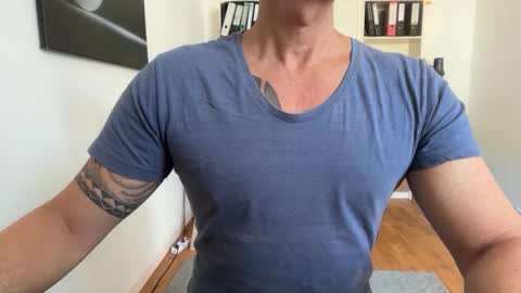 Snapshot of hankmoody6 chatting on 09/28/25, 10:09 hanky online show from 09/28/25, 10:09