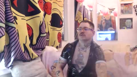 Snapshot of hankrams chatting on 02/14/26, 08:00 hank rams online show from 02/14/26, 08:00