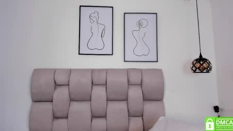hanna__evans_ online show from 04/28/26, 12:10