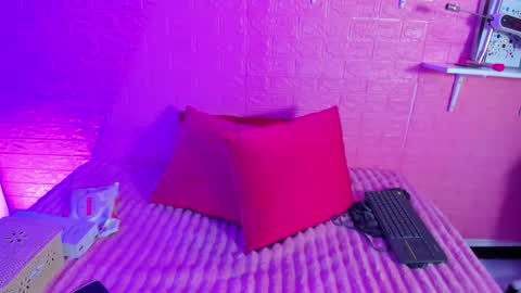  hanna  online show from 11/22/25, 03:16