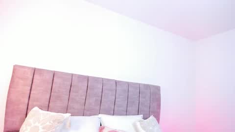 Snapshot of hanna_bunny15 chatting on 10/16/25, 08:43 hanna_bunny15 online show from 10/16/25, 08:43