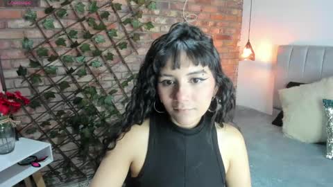 Snapshot of hanna_clark__ chatting on 04/28/26, 12:21 Hanna clark online show from 04/28/26, 12:21