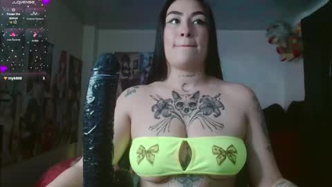 Hanna davis  new account  online show from 11/12/25, 04:29