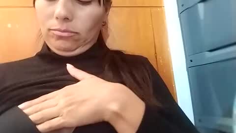 Snapshot of hanna_girl21 chatting on 11/06/25, 09:05 HANNA online show from 11/06/25, 09:05