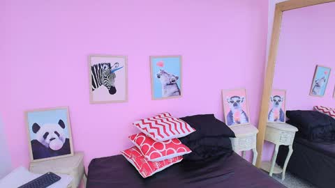 Snapshot of hanna_grray chatting on 12/19/24, 10:56 Hanna online show from 12/19/24, 10:56