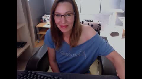 hanna_ha online show from 05/17/26, 10:44