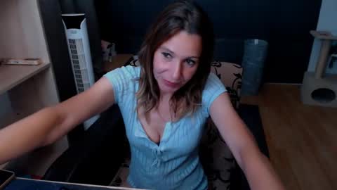 hanna_ha online show from 06/15/26, 06:54