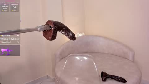 Snapshot of hanna_kiim chatting on 03/08/26, 02:21 online show from 03/08/26, 02:21