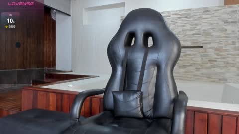 Hanna lens online show from 02/05/25, 06:59