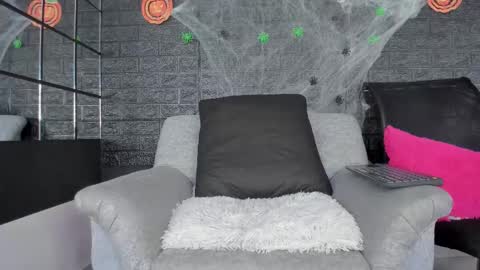 Hanna lens online show from 10/30/25, 04:30