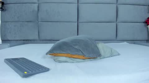 Hanna lens online show from 11/24/25, 11:04