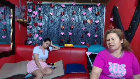 Snapshot of hanna_mature01 chatting on 02/13/25, 12:46 Hanna online show from 02/13/25, 12:46