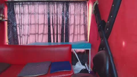 Snapshot of hanna_mature01 chatting on 03/12/25, 12:47 Hanna online show from 03/12/25, 12:47