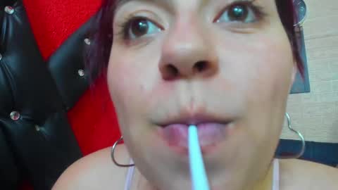Snapshot of hanna_mature01 chatting on 09/25/25, 02:04 Hanna online show from 09/25/25, 02:04