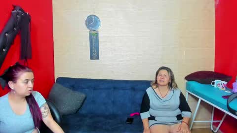 Snapshot of hanna_mature01 chatting on 09/28/25, 01:00 Hanna online show from 09/28/25, 01:00