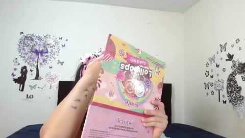 Snapshot of hanna_miller19 chatting on 11/17/25, 09:59 hanna online show from 11/17/25, 09:59