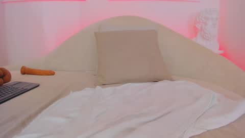 Hanna online show from 03/08/25, 02:45