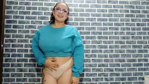Snapshot of hanna_moons chatting on 04/17/26, 12:57 hanna_moons online show from 04/17/26, 12:57