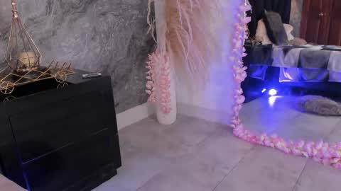 Hanna  online show from 05/15/26, 11:34